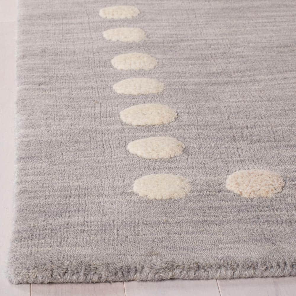 Safavieh Kids SFK802 Hand Loomed Runner Rug - Grey - 2'6"x8' - Safavieh.