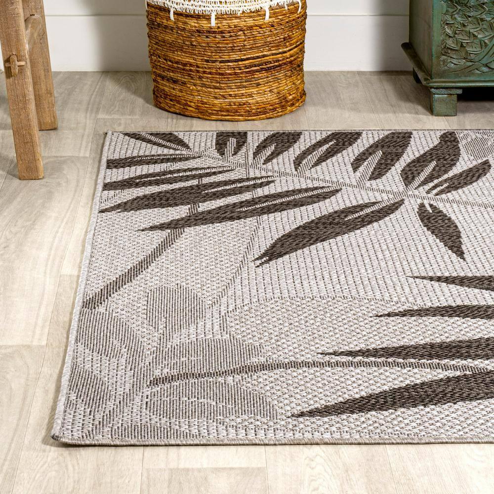 8' x 10' Havana Tropical Palm Leaf Indoor/Outdoor Area Rug, Gray/Black - JONATHAN Y