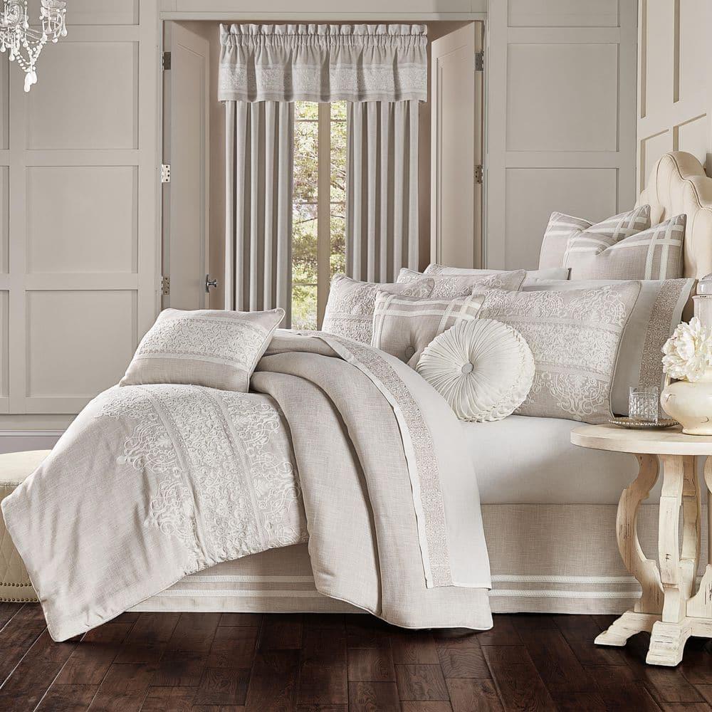 Five Queens Court Leanna 20" Square Decorative Throw Pillow