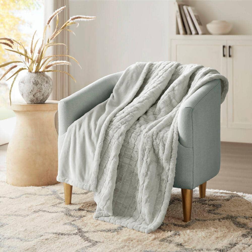Beautyrest Beautyrest Zuri Oversized Heated Faux Fur Throw