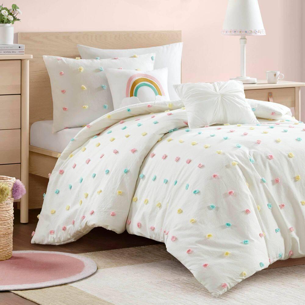 Intelligent Design Kids Callie Pom Pom Cotton Jacquard Quilt Set with Throw Pillows