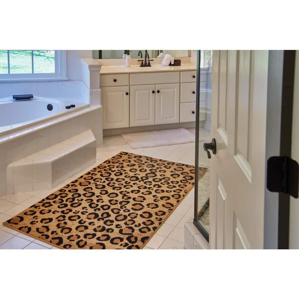 Unique Loom Wildlife Collection Area Rug - Leopard (3' 3" x 5' 3" Rectangle Light Brown/Black)