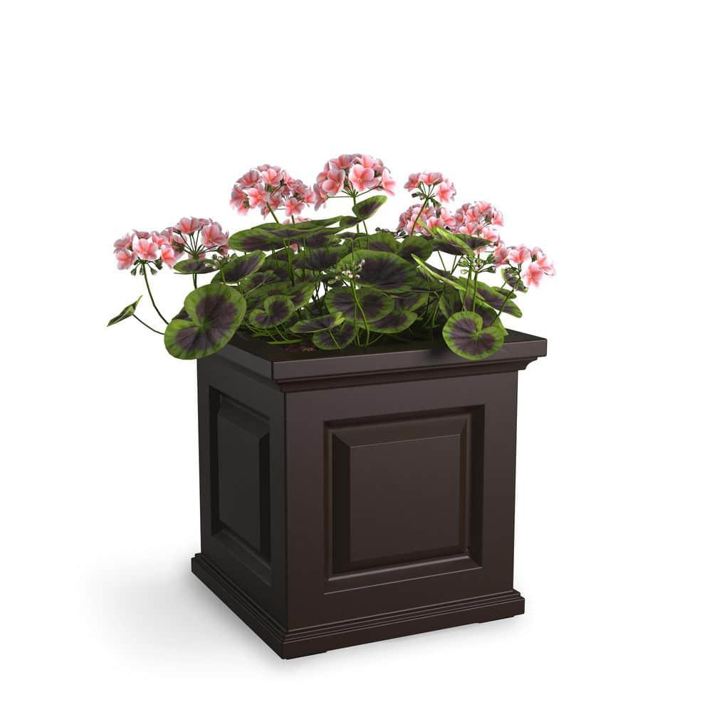 Mayne Inc. Nantucket Square Resin Planter Box with Water Reservoir