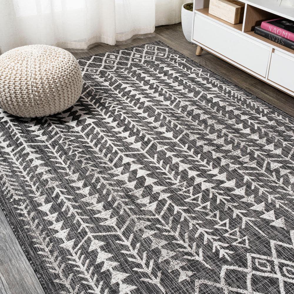 4'x6' Tokay Bohemian Geometric Indoor/Outdoor Area Rug, Black/Ivory - JONATHAN Y