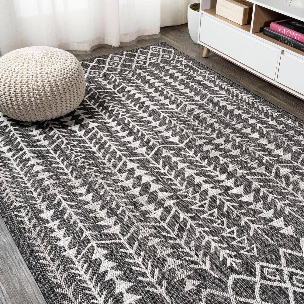 5'x8' Tokay Bohemian Geometric Indoor/Outdoor Area Rug, Black/Ivory - JONATHAN Y