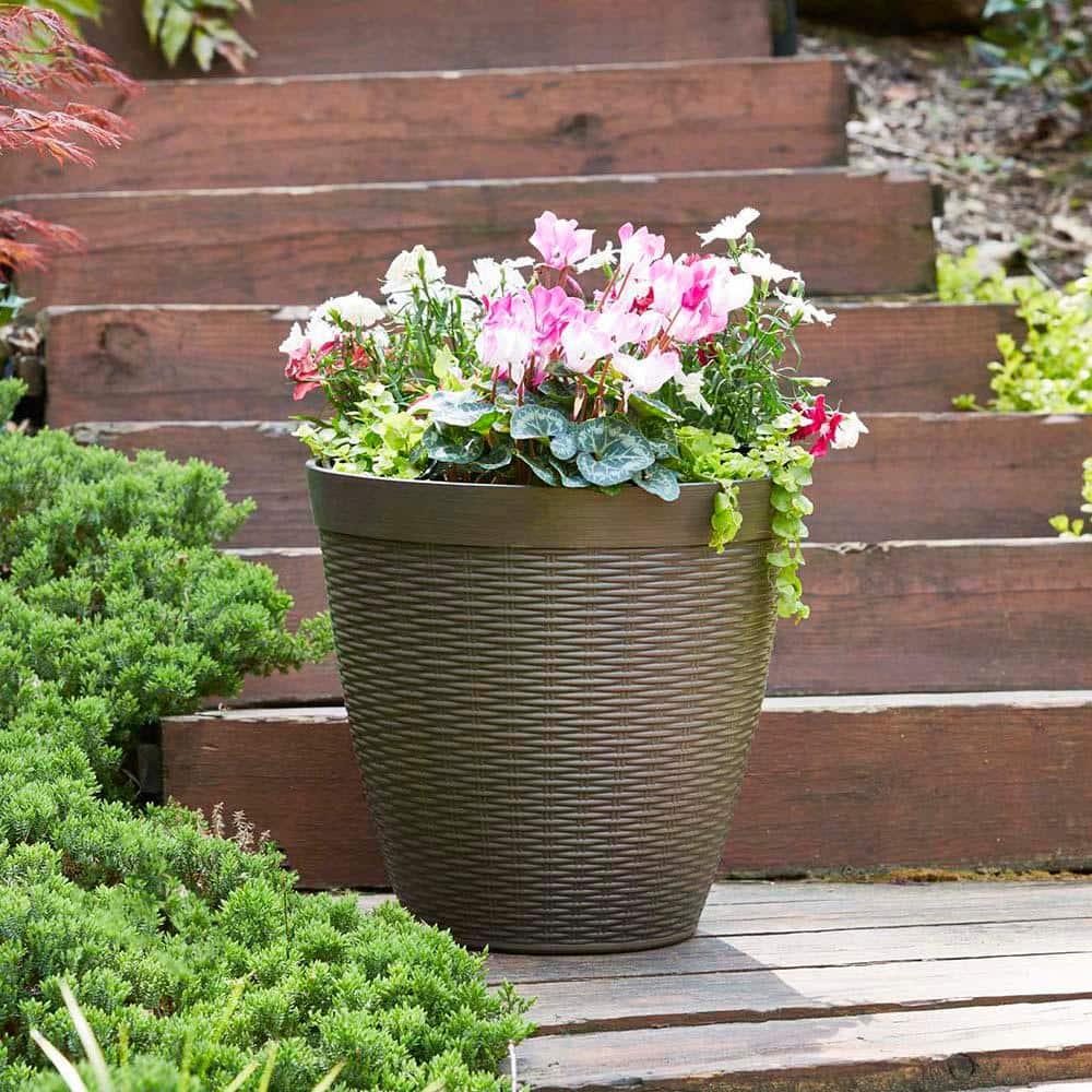 Southern Patio 15" Jamaica Wicker Planter, Dark Coffee - Southern Patio