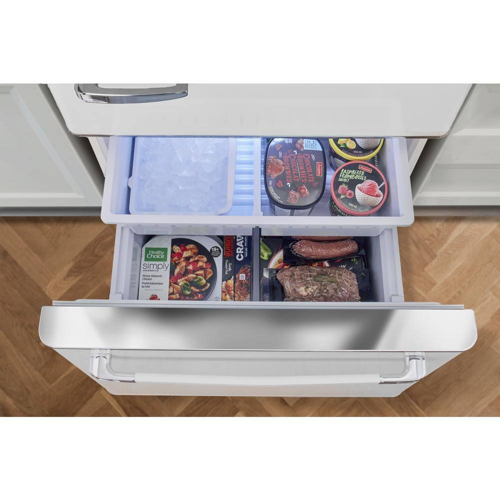 Unique Appliances Classic Retro 30" Frost-Free 17.7 cu. ft. Energy Star Certified Bottom Freezer Refrigerator UGP-510L W AC