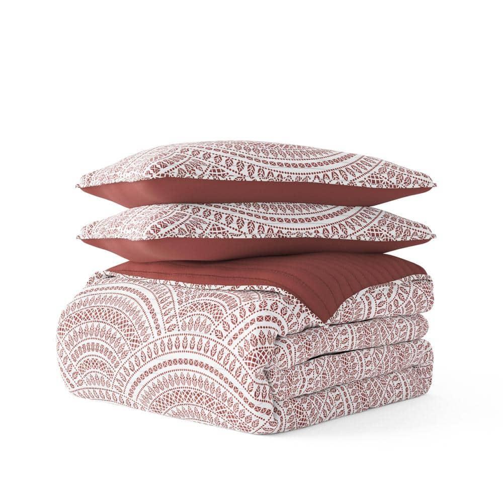 Noble Linens Terracotta 3 Piece Scallop Reversible Microfiber Quilt Set, King / CalKing