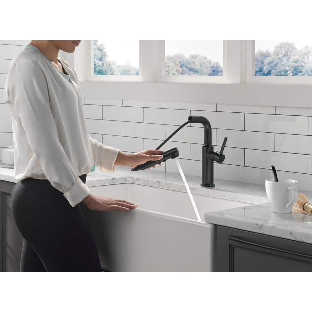 Daneri Pull-Out Sprayer Kitchen Faucet, Single Handle Kitchen Sink Faucet