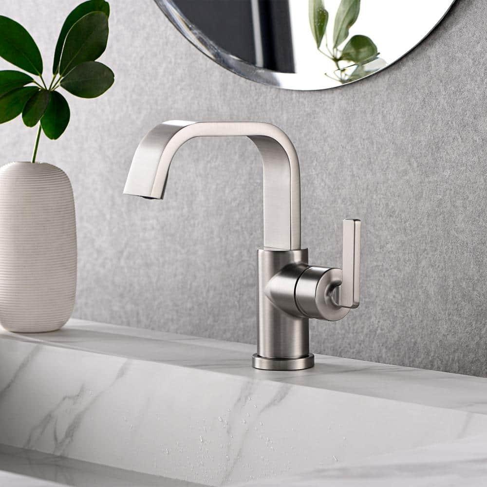 Single Hole Bathroom Faucet with Drain Assembly