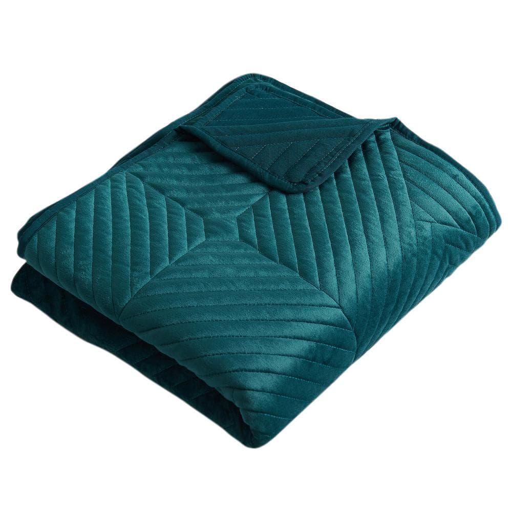 Greenland Home Fashions Riviera Velvet Quilted Throw