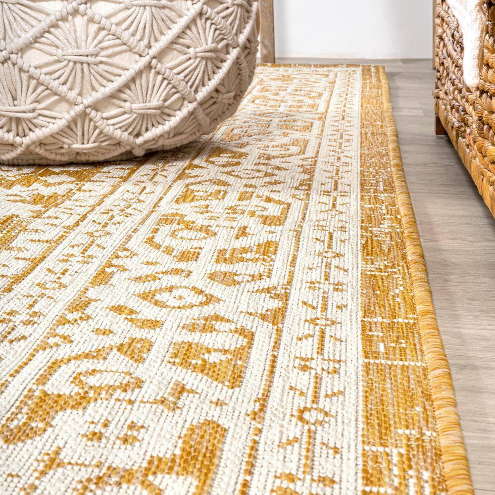 9' x 12' Sinjuri Medallion Textured Weave Indoor/Outdoor Area Rug, Yellow/Cream - JONATHAN Y
