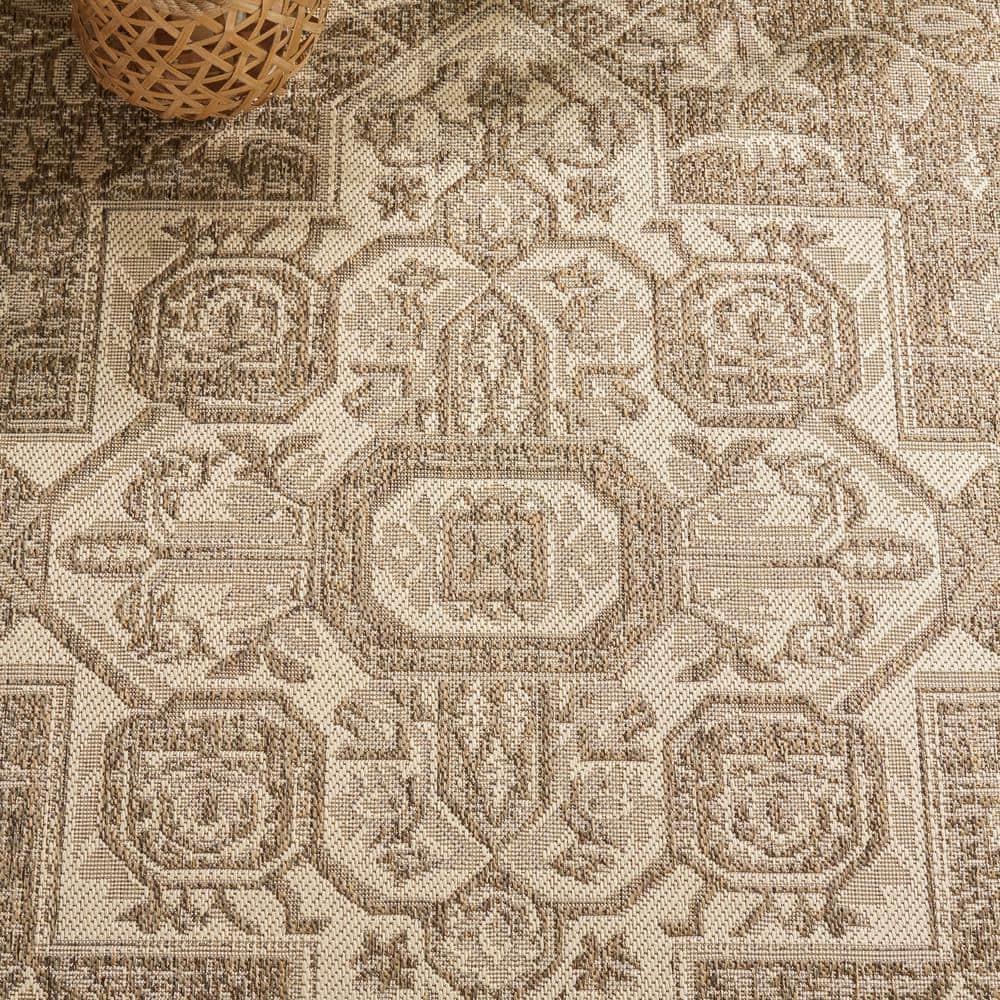 SAFAVIEH Beach House Diggory Medallion Indoor/Outdoor Area Rug, Cream/Beige, 2'2" x 4'