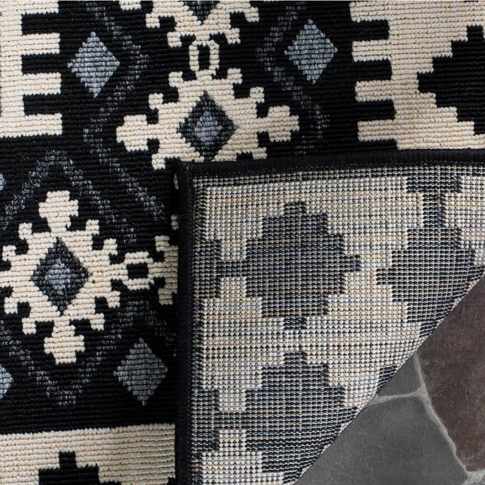 Veranda VER099 Power Loomed Indoor/Outdoor Accent Rug - Black/Creme - 2'x3'7" - Safavieh.