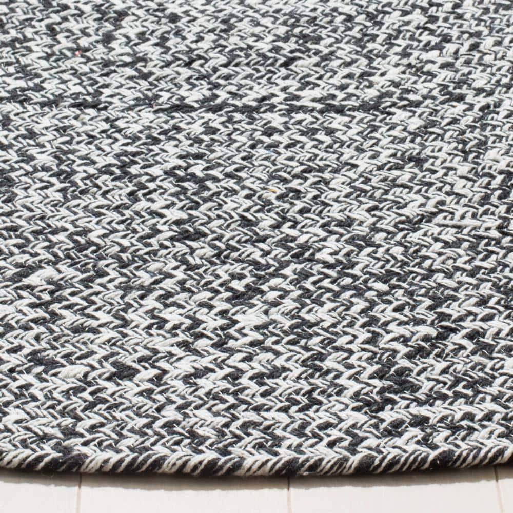 Braided BRD256 Hand Woven Indoor Accent Rug - Ivory/Black - 3'x5' Oval - Safavieh