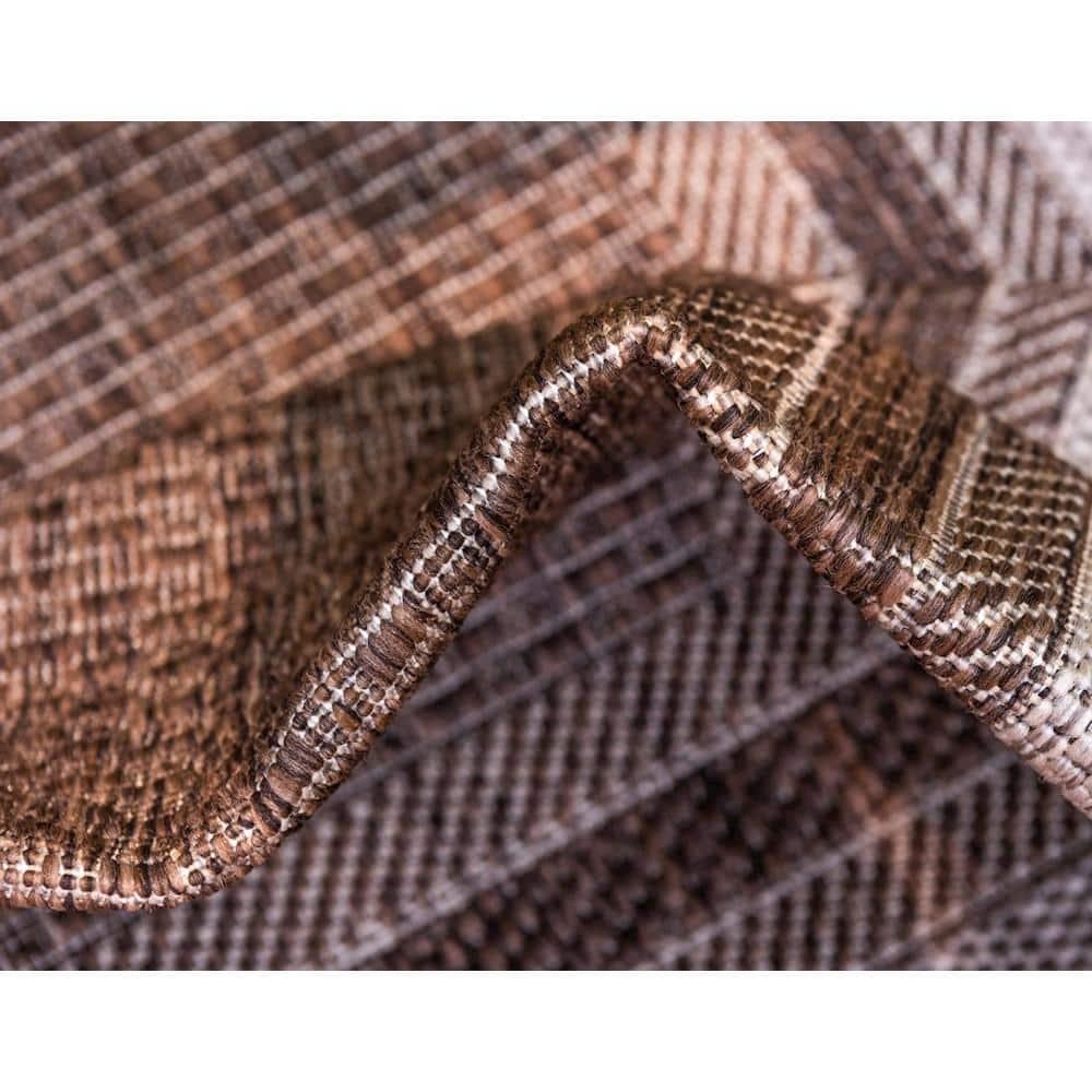Unique Loom 5' 3 x 8' 0 Rectangle Indoor/Outdoor Border Brown Area Rug