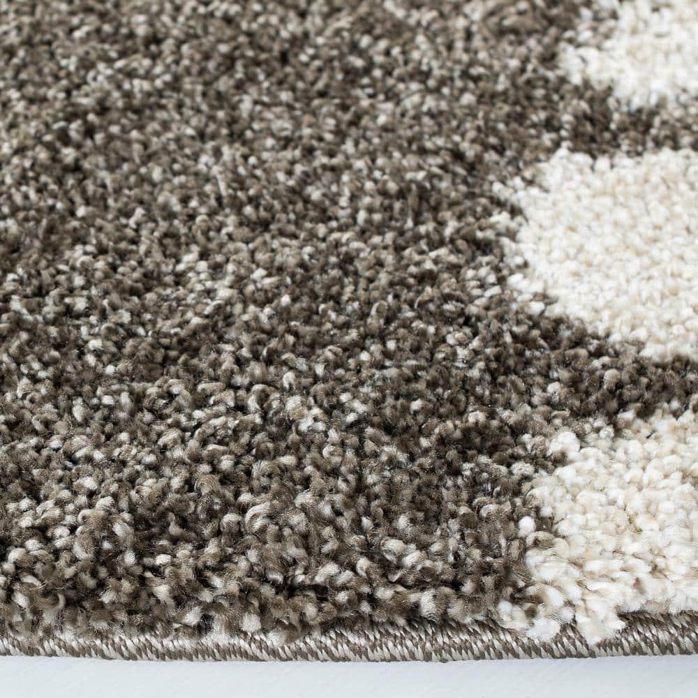 Florida Shag SG459 Power Loomed Indoor Area Rug - Smoke/Beige - 6'7" Round - Safavieh