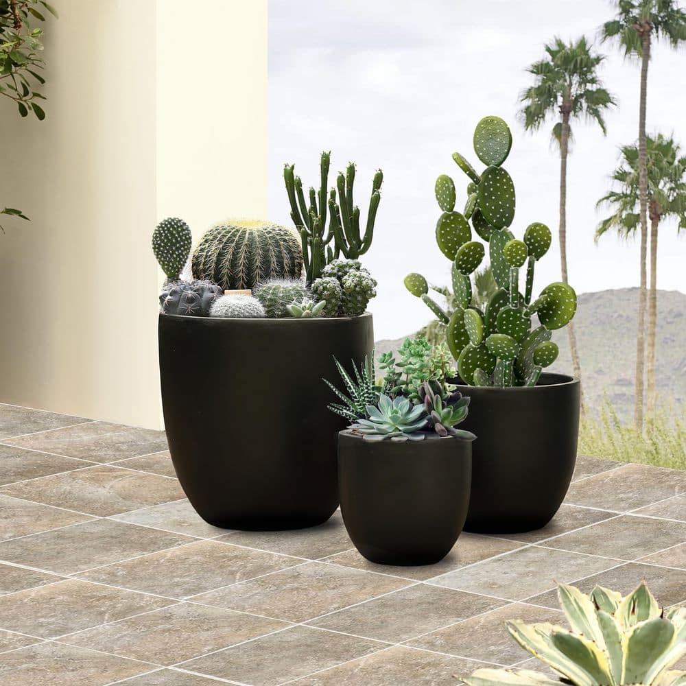 LuxenHome Round Tapered 9.2" H House Planter, Indoor/Outdoor Black