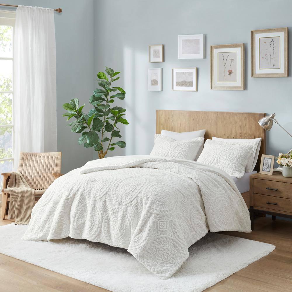 Arya Embroidered Medallion Faux Fur Ultra Plush Duvet Cover Set