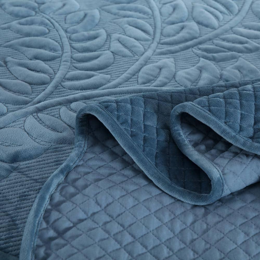 MarCielo Marcielo Oversized Embroidered Velvet Quilt Set With 2 Pillow Shams