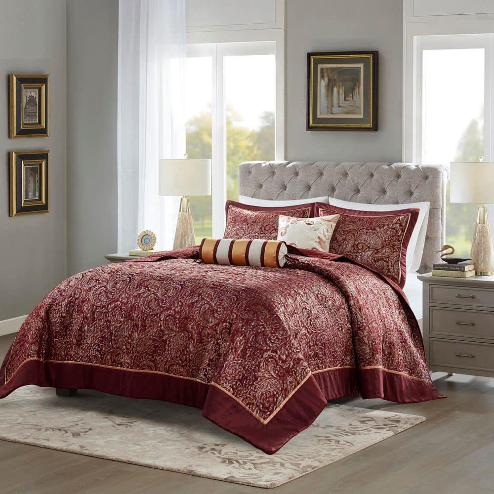 Madison Park Aubrey 5 Piece Jacquard Bedspread Set with Throw Pillows