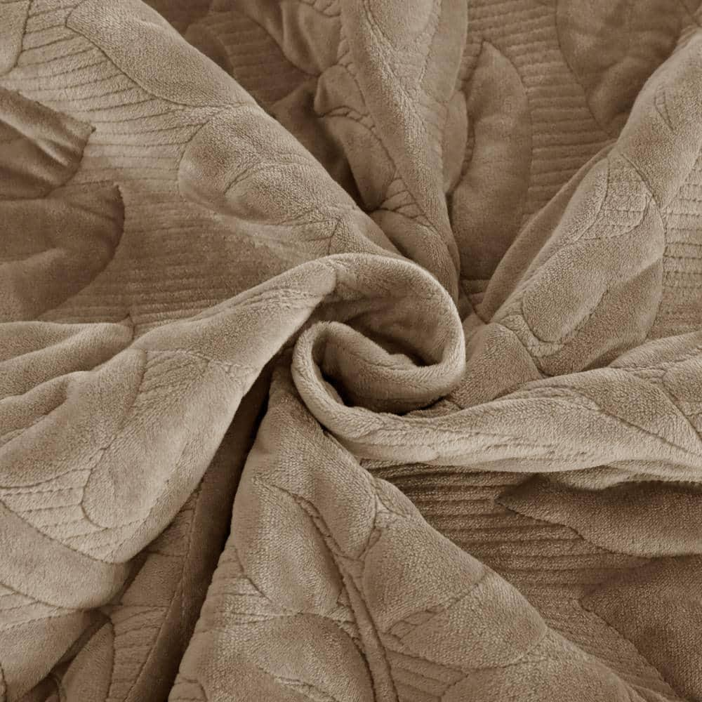 MarCielo Marcielo Oversized Embroidered Velvet Quilt Set With 2 Pillow Shams