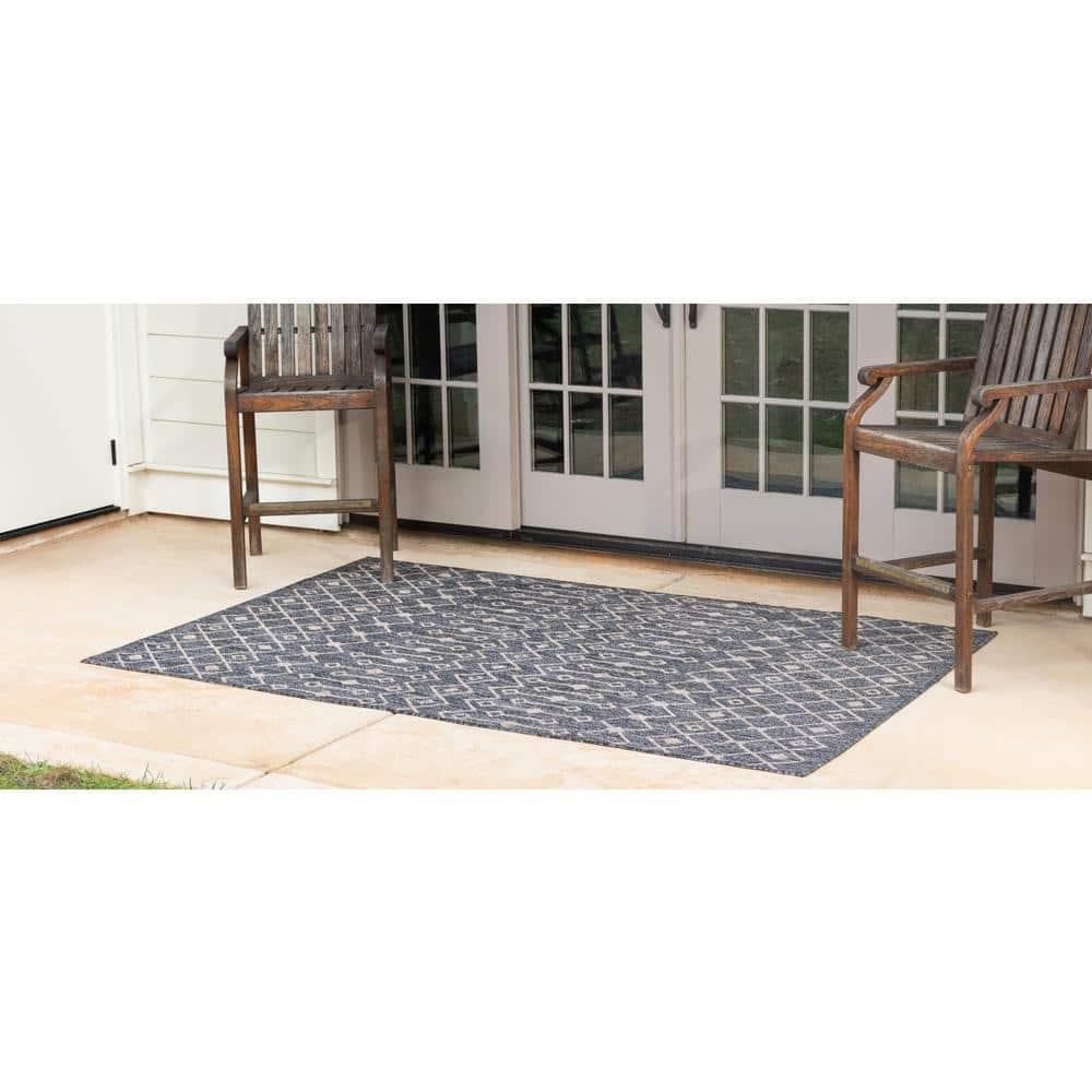 Charcoal Gray Trellis 6' x 9' Synthetic Outdoor Rug