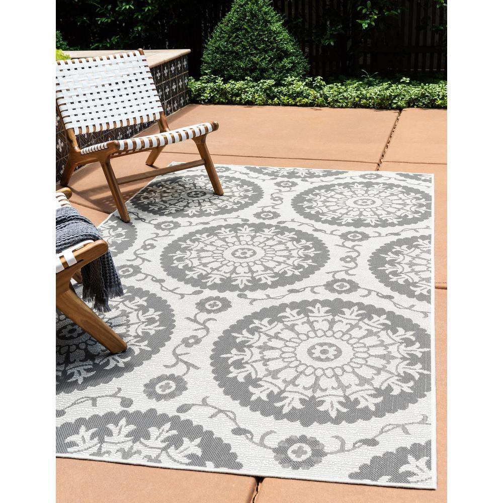 Unique Loom Outdoor Botanical Collection Area Rug - Medallion (9'  x 12' Rectangle Gray/Silver)