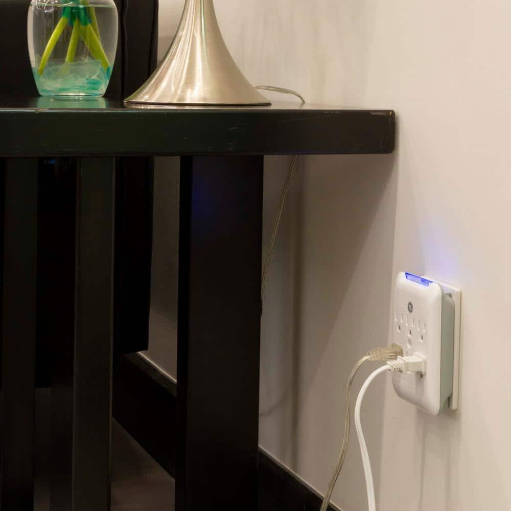 GENERAL ELECTRIC Pro 6-Outlet Surge Protector Power Outlet Adapter, White - 38431