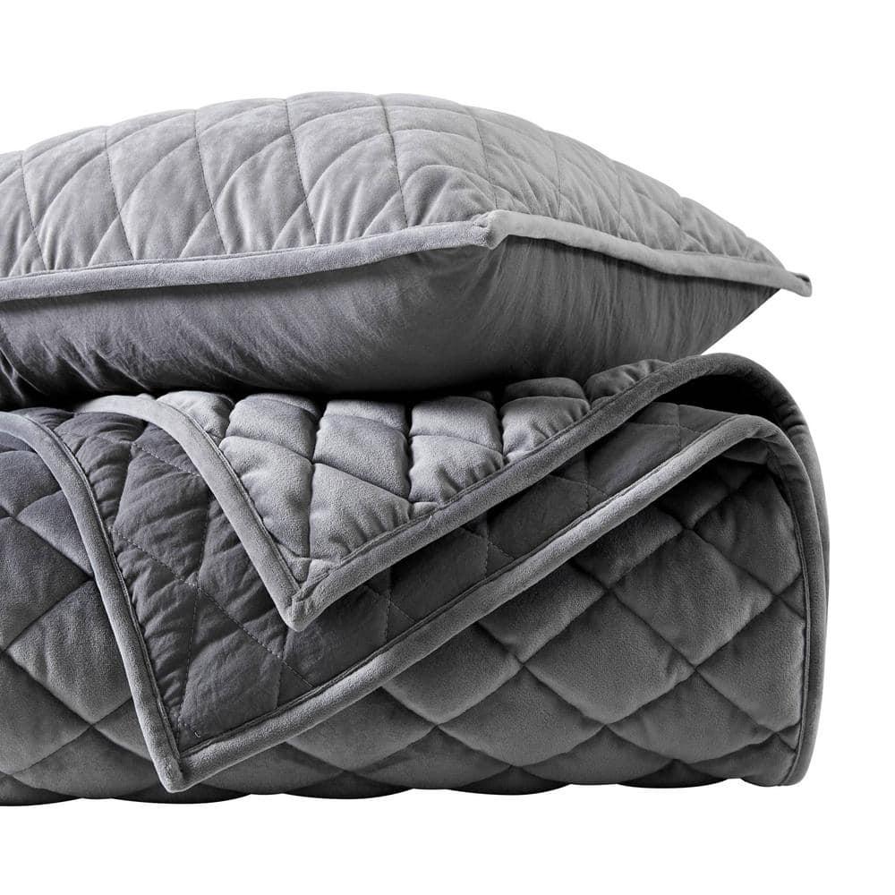 Vera Wang Vera Wang Diamond Velvet Quilt Set