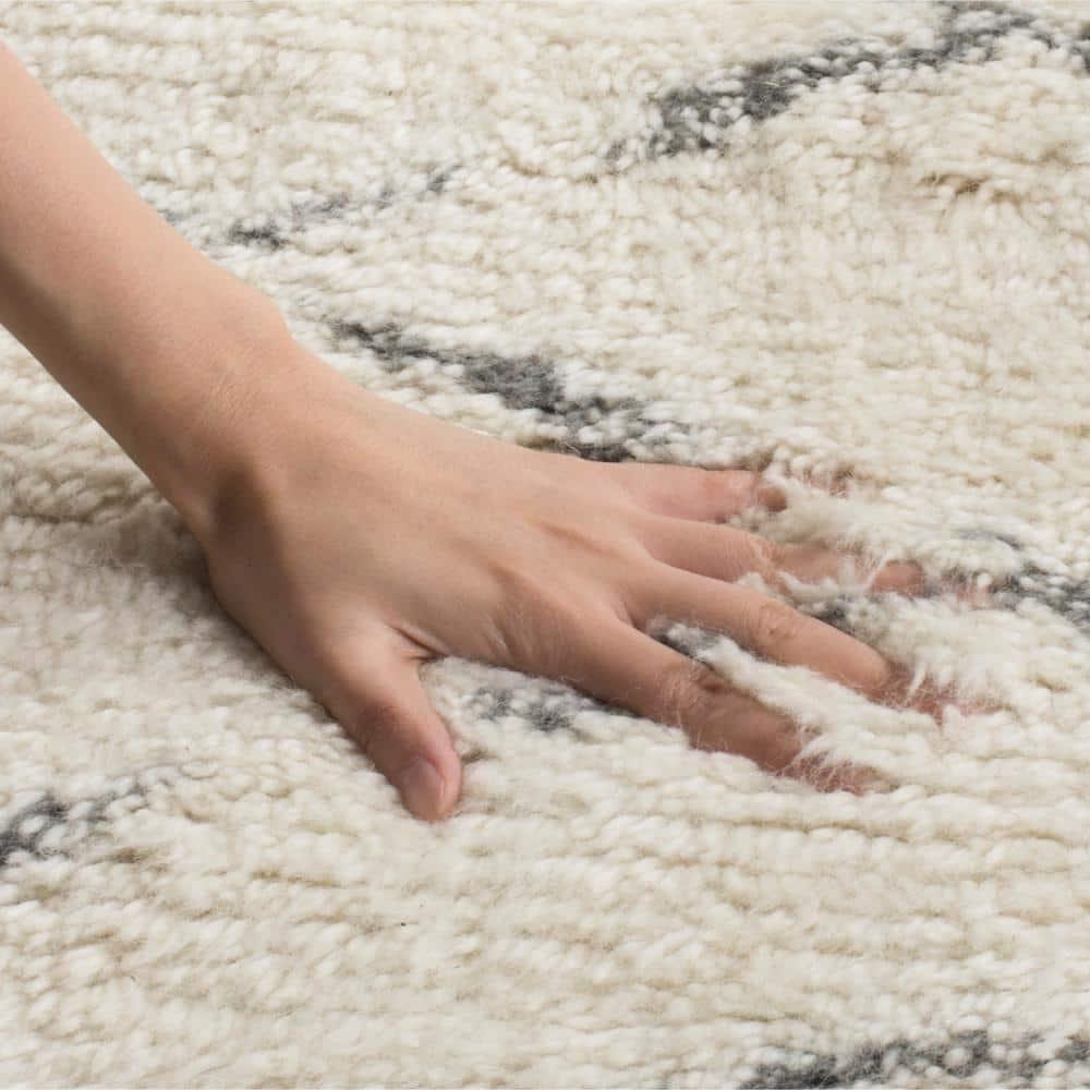 Casablanca CSB847 Hand Tufted Indoor Area Rug - Ivory/Grey - 9'x12' - Safavieh