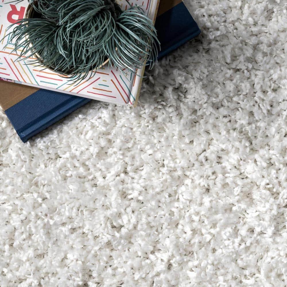 Plush Reversible White Shag Synthetic 4' x 6' Area Rug