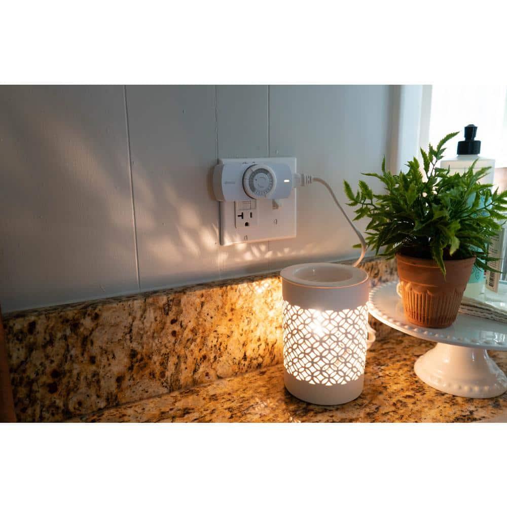 Woods 50101WD Easy-to-use Narrow Style Indoor 24-Hour Mechanical Timer, Single 2-prong (polarized) Outlet, White