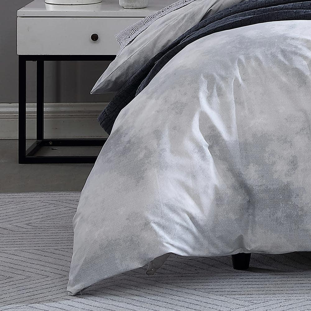 City Scene Gray/White Reversible 2 Piece Duvet Cover Set