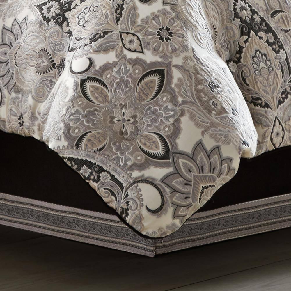 J. Queen New York  Guiliana Comforter Set California King
