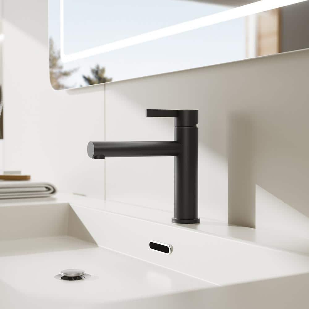 Single-Hole Single-handle Bathroom Faucet with Drain Assembly