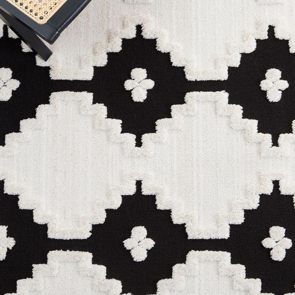 Marrakesh MRK532 Power Loomed Area Rug - Ivory/Anthracite - 5'3"x7'6" - Safavieh.