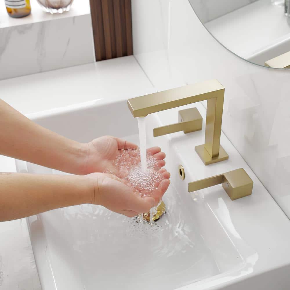 Widespread Single-handle Bathroom Faucet with Drain Assembly