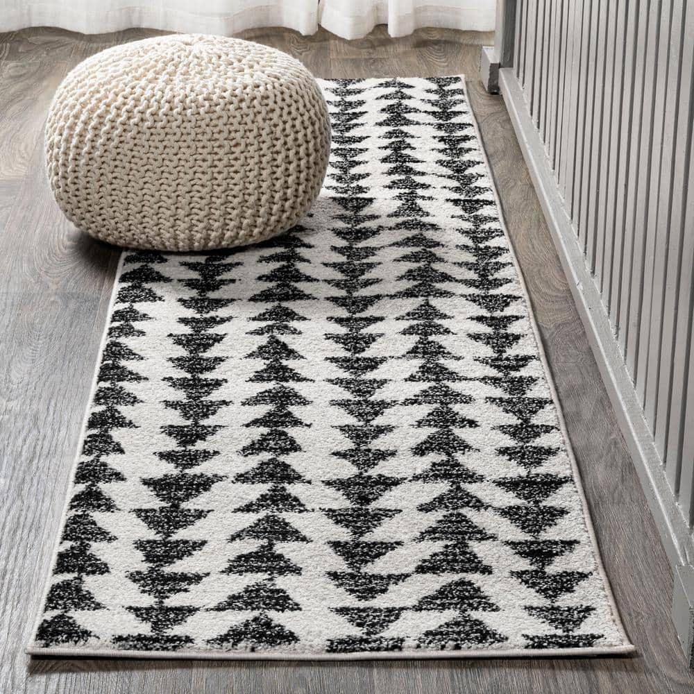 2'x8' Aisha Moroccan Triangle Geometric  Runner Rug, Cream - JONATHAN Y