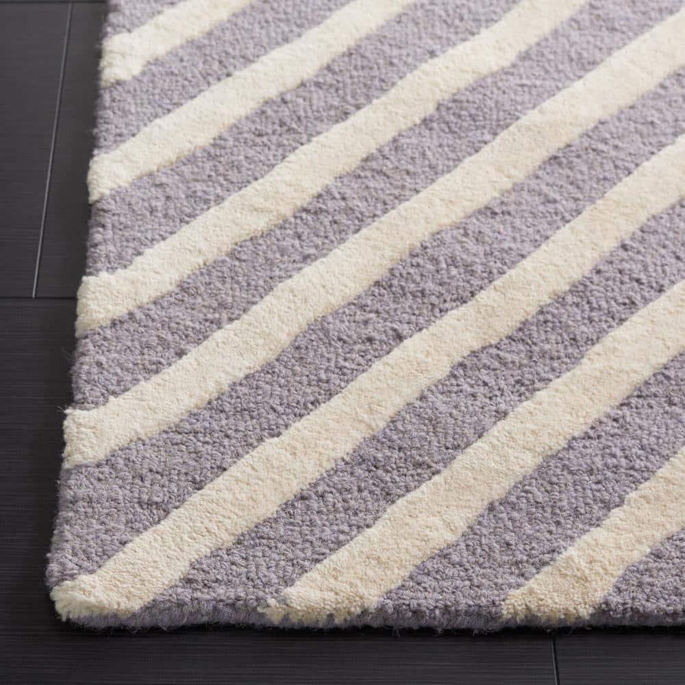 Cambridge CAM129 Hand Tufted Area Rug  - Safavieh