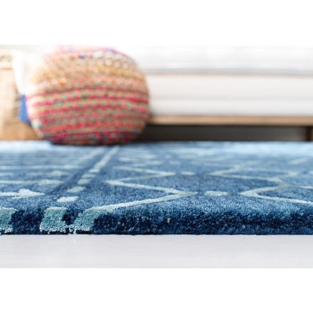 SAFAVIEH Himalaya Darin Geometric Wool Runner Rug, Navy/Silver, 2'3" x 16'