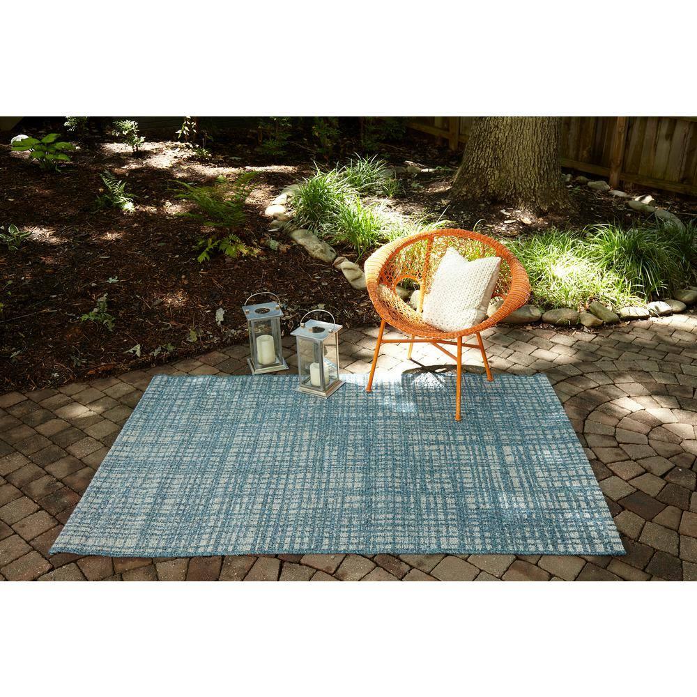 Momeni Como Indoor/Outdoor Gael Blue 2'7" X 7'6" Runner: Geometric Low Pile Area Rug, Contemporary Machine Made Carpet