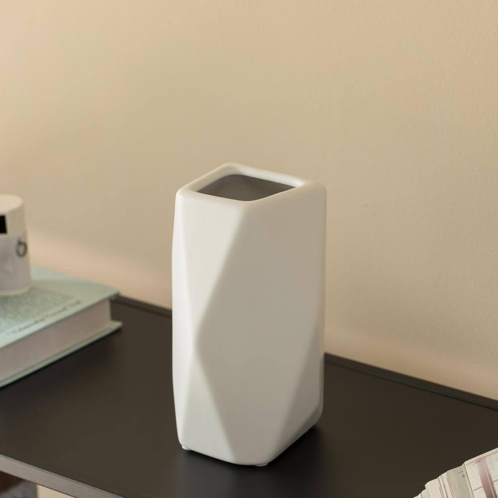 Uniquewise 8" H Decorative Ceramic Multi Paned Vase, Modern Style Centerpiece Table Vase White, Medium