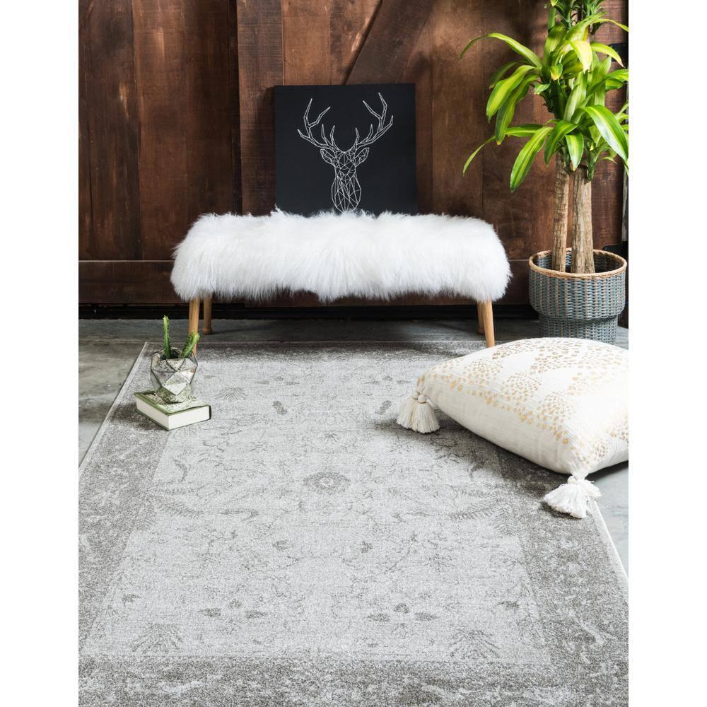 La Jolla Floral Light Gray 2' 2 x 3' 0 Area Rug