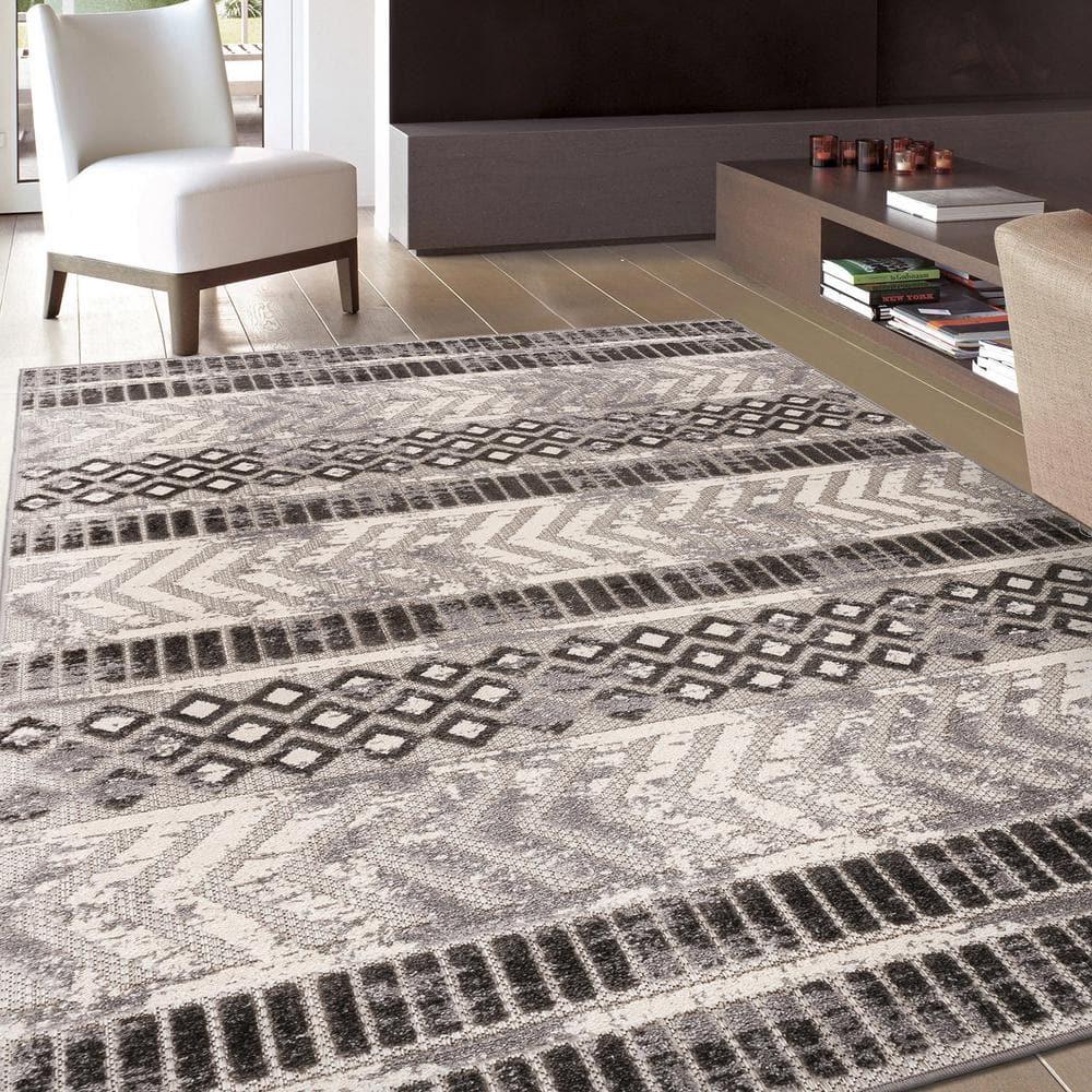 Gray 7 ft. 10 in. x 10 ft. Distressed Geometric Indoor/Outdoor Area Rug