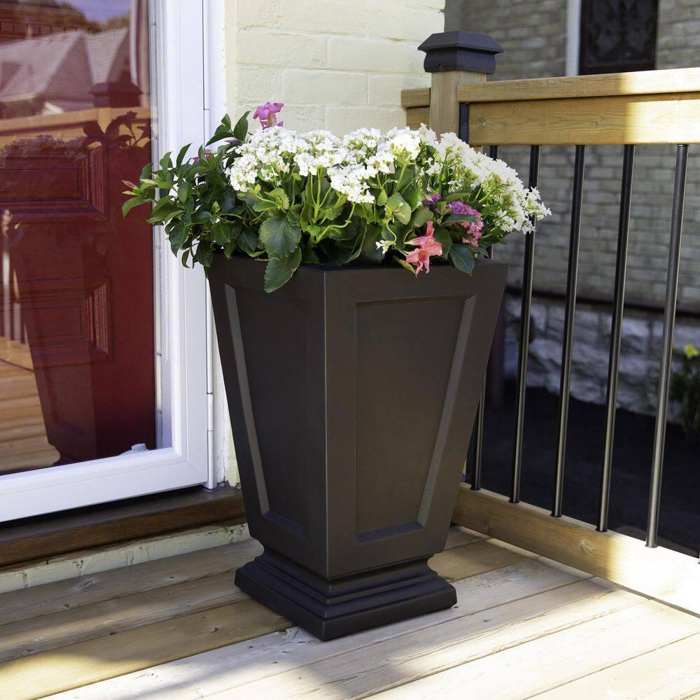Mayne Inc. Aberdeen 25" Tall Planter