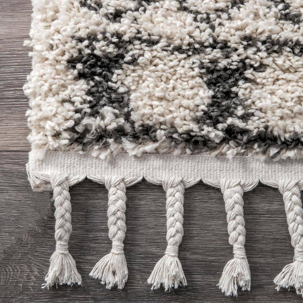 Nuloom Vasiliki Geometric 2x3 Accent Shag Indoor Area Rug for Living Room Bedroom Dining Room Nursery Entryway, Off White/Charcoal