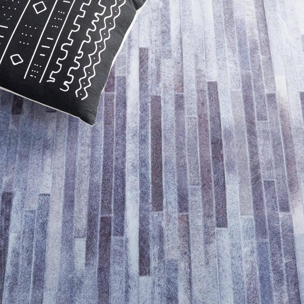 Faux Hide FAH510 Power Loomed Machine Washable Area Rug - Ivory/Light Grey - 4'x6' - Safavieh.