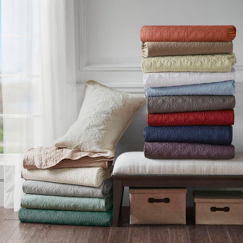 Quebec Reversible Bedspread Set