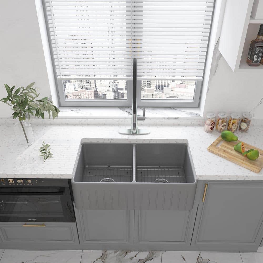 33-Inch Striped Farmhouse Reversible Apron Front Fireclay Double Bowl Kitchen Sink with Grid and Drainer，Matte Grey